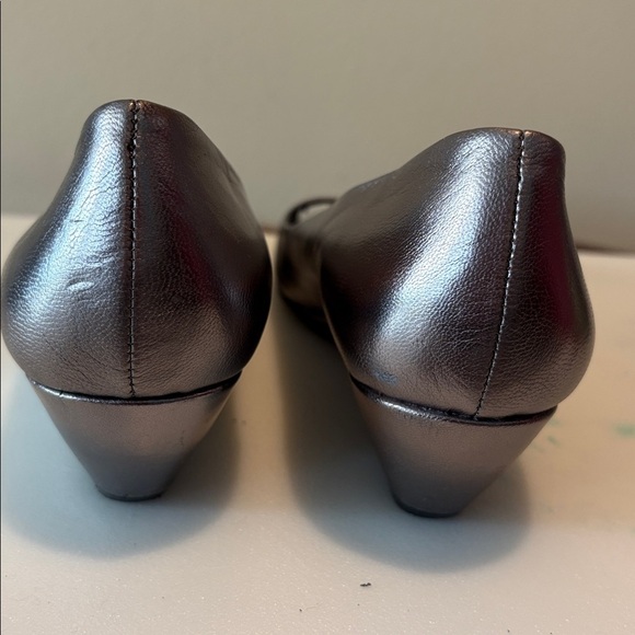 Alfani  Step n flex women’s shoes
Pep-toe  2”wedge heel metallic, pewter padded - Picture 8 of 13